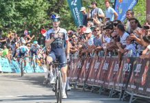 Roger Adrià, primer líder de la Vuelta a Burgos tras un final accidentado