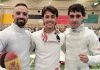 El tirador José Miguel Martín acaricia la medalla en el torneo nacional senior